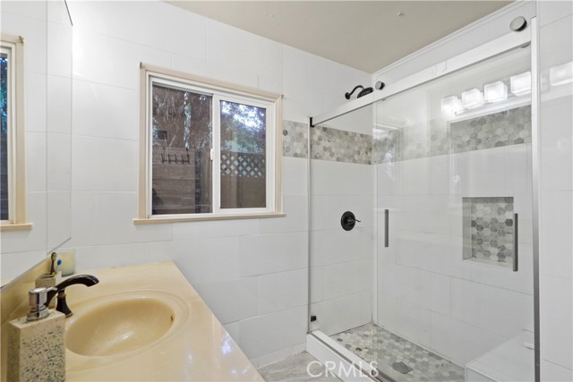 Detail Gallery Image 38 of 52 For 6213 Enfield Ave, Encino,  CA 91316 - 4 Beds | 2 Baths