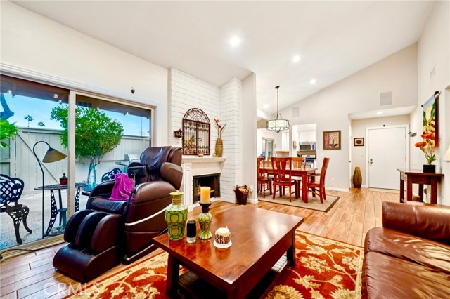 Detail Gallery Image 2 of 33 For 1777 Aspen Village Way, West Covina,  CA 91791 - 3 Beds | 2 Baths