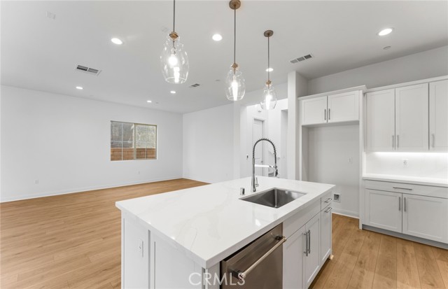 Detail Gallery Image 13 of 35 For 743 Corkscrew, Rancho Mission Viejo,  CA 92694 - 3 Beds | 2/2 Baths