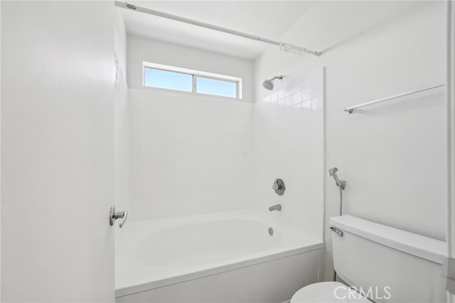 Detail Gallery Image 25 of 39 For 1995 Las Colinas Cir #307,  Corona,  CA 92879 - 2 Beds | 2 Baths