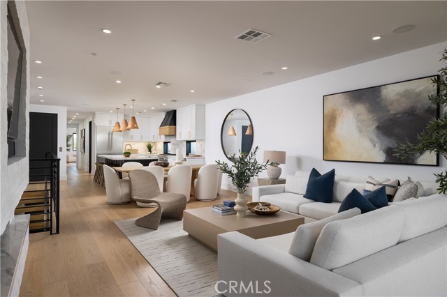 1315 Ocean Avenue, Seal Beach CA: https://media.crmls.org/medias/df680e87-6835-4a7a-90f7-1bcdde91e073.jpg