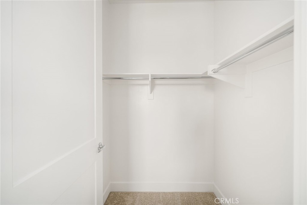 https://media.crmls.org/medias/df68cf70-7612-4437-8c5f-80c4a79f8c81.jpg?preset=X-Large