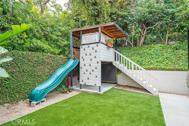 6360 E Vera Crest Drive, Long Beach CA: https://media.crmls.org/medias/df69577e-b17f-48ee-b834-683a383719de.jpg