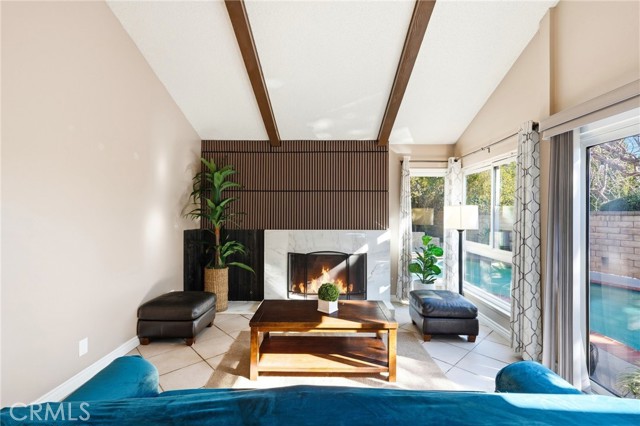 Detail Gallery Image 12 of 41 For 23943 via Flamenco, Valencia,  CA 91355 - 5 Beds | 3 Baths