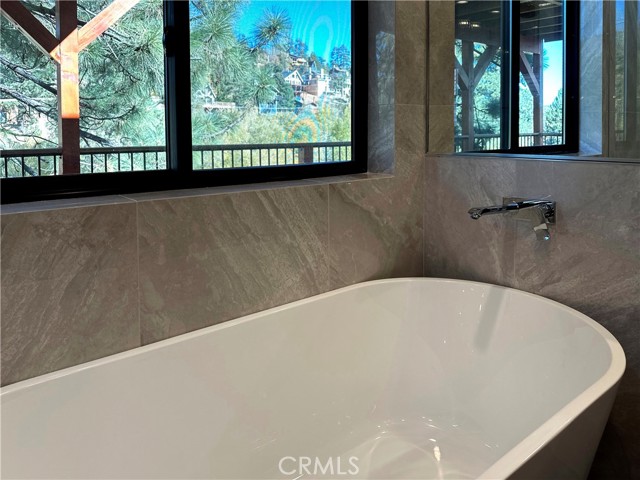 Detail Gallery Image 34 of 73 For 1224 Wolf Creek Ct, Big Bear Lake,  CA 92315 - 6 Beds | 4/1 Baths