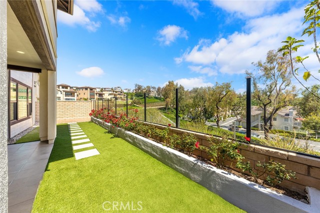 Detail Gallery Image 4 of 75 For 27 Alessio, Lake Forest,  CA 92630 - 5 Beds | 4/2 Baths