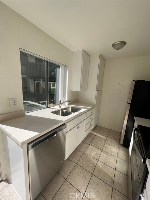 Detail Gallery Image 4 of 15 For 23224 Orange, Lake Forest,  CA 92630 - 1 Beds | 1 Baths