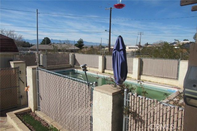 Detail Gallery Image 6 of 28 For 16035 Venango, Apple Valley,  CA 92307 - 3 Beds | 2 Baths