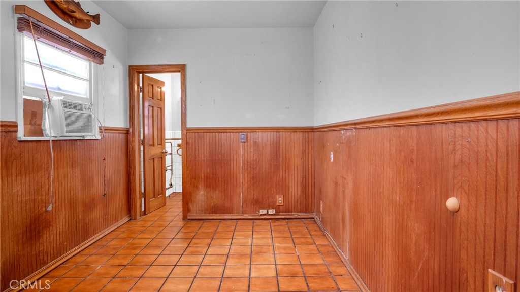 https://media.crmls.org/medias/df6c9bda-3f41-44e6-b810-283204a10197.jpg?preset=X-Large
