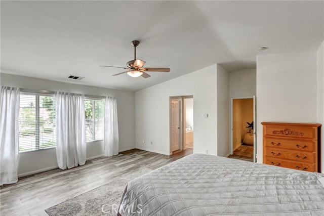 13576 Oxford Ct, Chino CA: https://media.crmls.org/medias/df6cd610-440c-47ff-885f-7ed3e23fe5fc.jpg