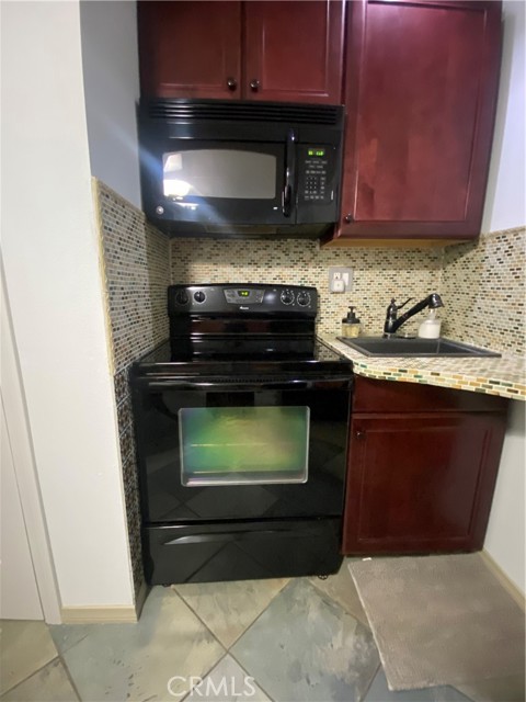 Detail Gallery Image 15 of 33 For 631 Benson Way #B,  Thousand Oaks,  CA 91360 - 1 Beds | 1/1 Baths