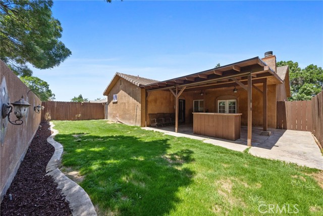 231 Sunny Meadow Drive, Bakersfield CA: https://media.crmls.org/medias/df6dd7e6-6f15-48af-99bc-ee2ae6622ced.jpg