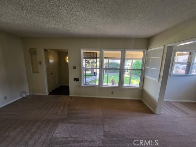 Detail Gallery Image 6 of 11 For 532 N Reese Pl, Burbank,  CA 91506 - 3 Beds | 2 Baths