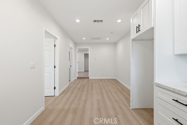 Detail Gallery Image 30 of 38 For 24305 Wabuska, Newhall,  CA 91321 - 6 Beds | 3 Baths