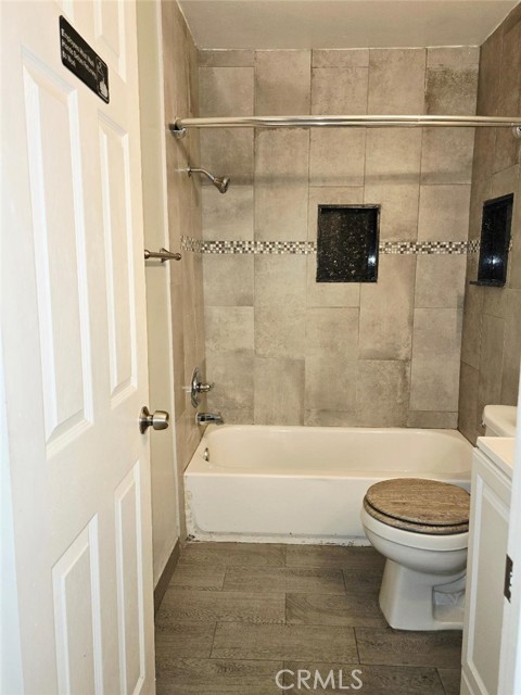 Detail Gallery Image 8 of 12 For 832 Coriander Drive #E,  Torrance,  CA 90502 - 1 Beds | 1 Baths
