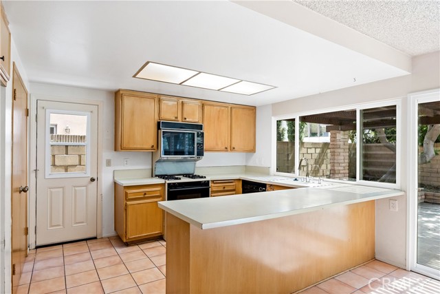 Detail Gallery Image 8 of 43 For 12004 Hart St, Cerritos,  CA 90703 - 5 Beds | 2 Baths