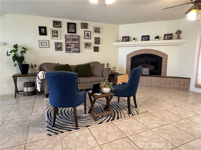 8843 San Diego Drive, Yucca Valley CA: https://media.crmls.org/medias/df7141a2-5076-4d9a-9289-2f175d245d47.jpg
