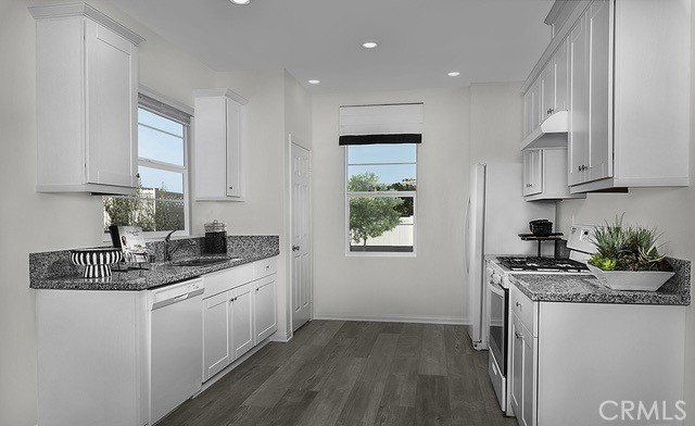 Detail Gallery Image 2 of 6 For 17107 Zion Dr, Canyon Country,  CA 91387 - 3 Beds | 2/1 Baths