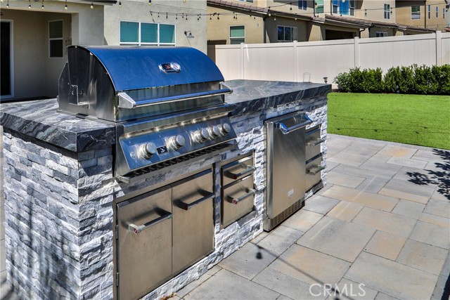 2454 Nova Way, Corona CA: https://media.crmls.org/medias/df71f528-0303-4945-a2e2-3bd23ae54558.jpg