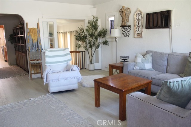 12308 Centralia Street, Lakewood CA: https://media.crmls.org/medias/df72a6f0-46d5-47da-adc8-589e7ac3418d.jpg