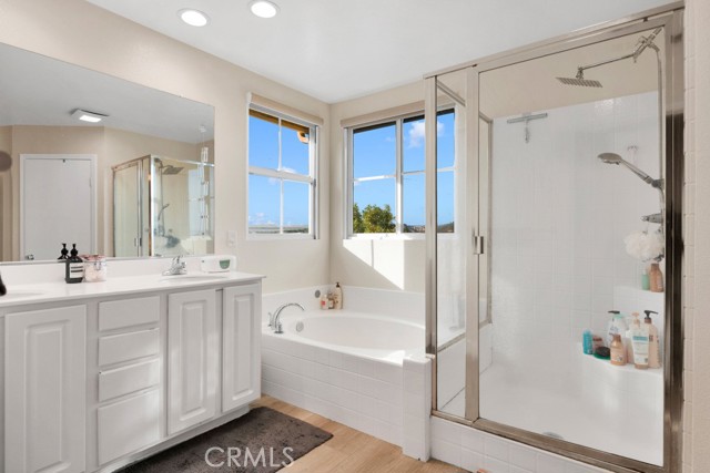 20022 Satsuma, Saugus CA: https://media.crmls.org/medias/df72b8cd-f05a-4e2a-9440-ab542c8cf00f.jpg