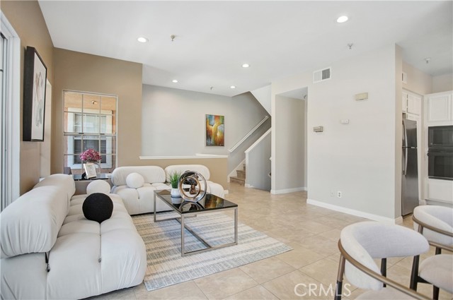 13983 Lemoli Avenue, Hawthorne CA: https://media.crmls.org/medias/df72e082-0522-4fda-84f2-44400f452691.jpg