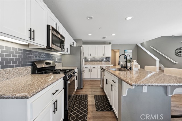 Detail Gallery Image 12 of 45 For 1405 Aloe Ct, Beaumont,  CA 92223 - 3 Beds | 2/1 Baths