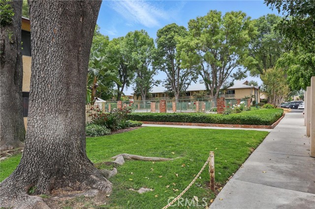 Detail Gallery Image 43 of 47 For 8121 Canby Ave #4,  Reseda,  CA 91335 - 3 Beds | 3 Baths