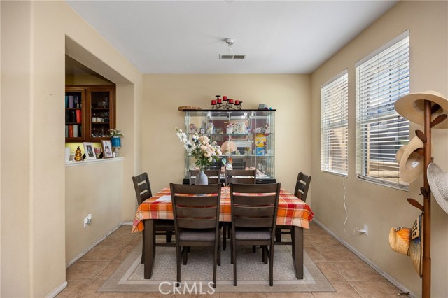 Detail Gallery Image 5 of 23 For 26287 Iris Ave #E,  Moreno Valley,  CA 92555 - 3 Beds | 2 Baths