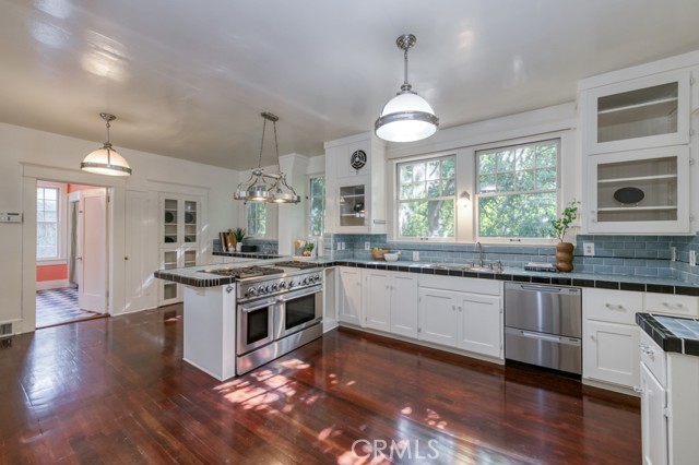 Detail Gallery Image 12 of 66 For 605 E Home Ave, Fresno,  CA 93728 - 5 Beds | 4/1 Baths