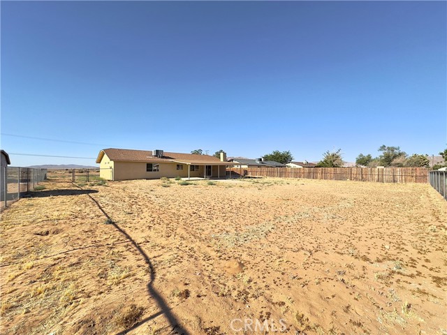 22311 Thunderbird Road, Apple Valley CA: https://media.crmls.org/medias/df75e074-b6d9-4745-8f86-ae5020ec10ab.jpg