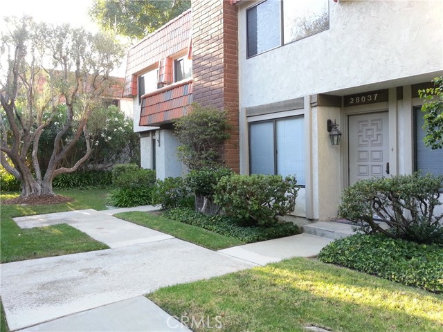 28037 Ridgebrook Court, Rancho Palos Verdes CA: https://media.crmls.org/medias/df76b2f2-1f8c-4a14-9b40-96fb1585af94.jpg