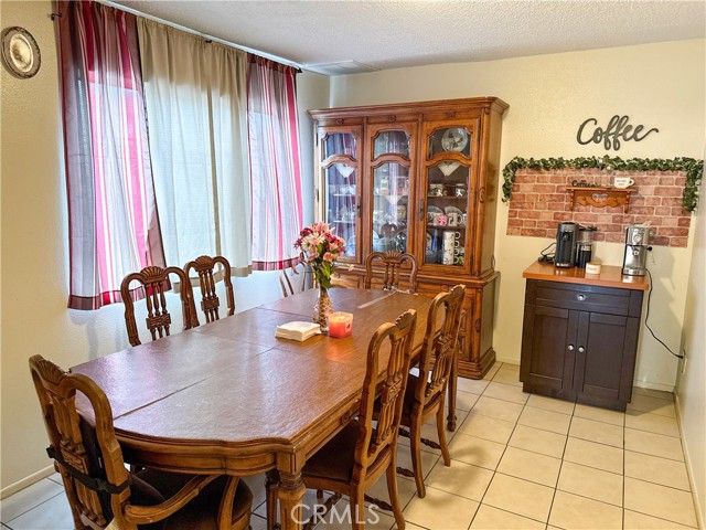 Detail Gallery Image 11 of 14 For 3711 W Camille St, Santa Ana,  CA 92704 - – Beds | – Baths