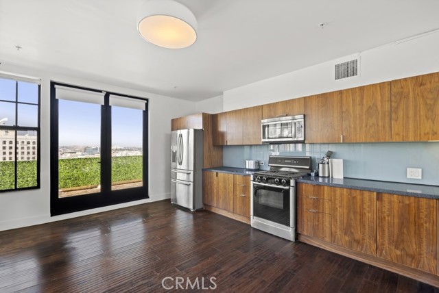 Detail Gallery Image 41 of 52 For 746 S Los Angeles St #1201,  Los Angeles,  CA 90014 - 2 Beds | 3 Baths