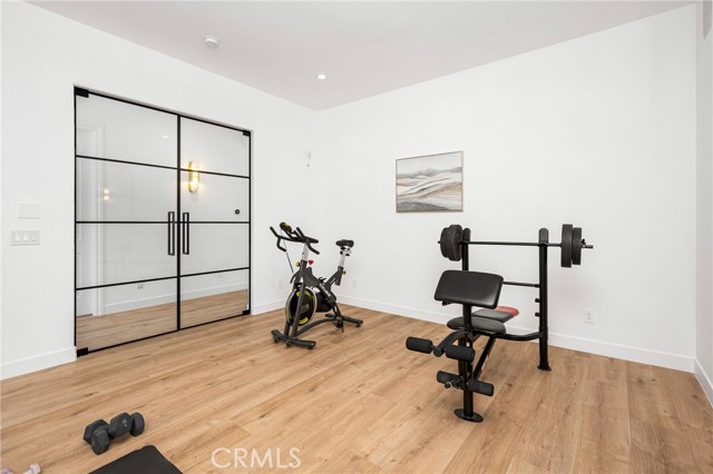 14257 Chandler Boulevard photo 49