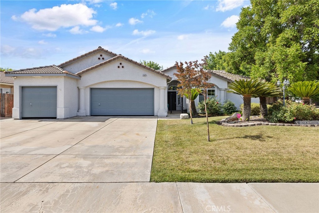 1547 W Claridge Court