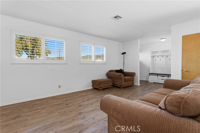 Detail Gallery Image 10 of 34 For 5604 Katherine, Simi Valley,  CA 93063 - 2 Beds | 1 Baths