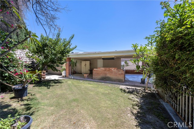 5347 E Bergh Drive, Anaheim Hills CA: https://media.crmls.org/medias/df7db9ec-9f1e-4c48-816f-b84fd1c92b6c.jpg