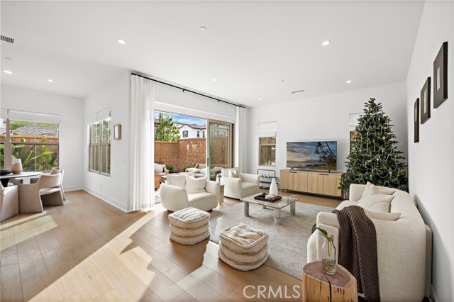 Detail Gallery Image 5 of 31 For 120 Eversedge, Irvine,  CA 92618 - 3 Beds | 2/1 Baths