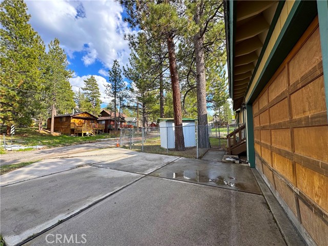 Detail Gallery Image 3 of 23 For 40074 Trail of the Whispering, Big Bear Lake,  CA 92315 - 2 Beds | 1 Baths