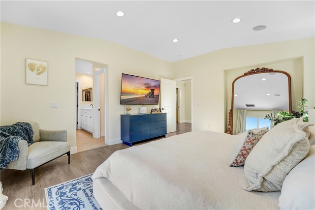 Detail Gallery Image 26 of 34 For 19920 Holly Dr, Saugus,  CA 91350 - 3 Beds | 2/1 Baths