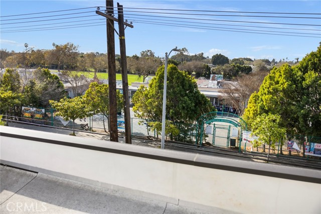 3660 Beethoven Street, Los Angeles CA: https://media.crmls.org/medias/df808be8-f963-4503-b195-9bb13ce9440d.jpg