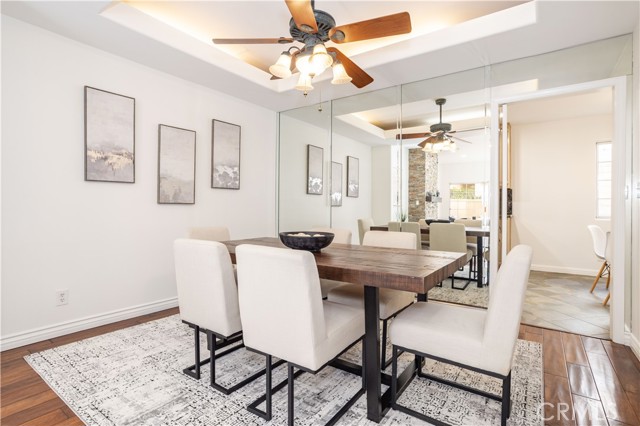 Detail Gallery Image 7 of 25 For 5240 Vantage, Valley Village,  CA 91607 - 2 Beds | 3 Baths