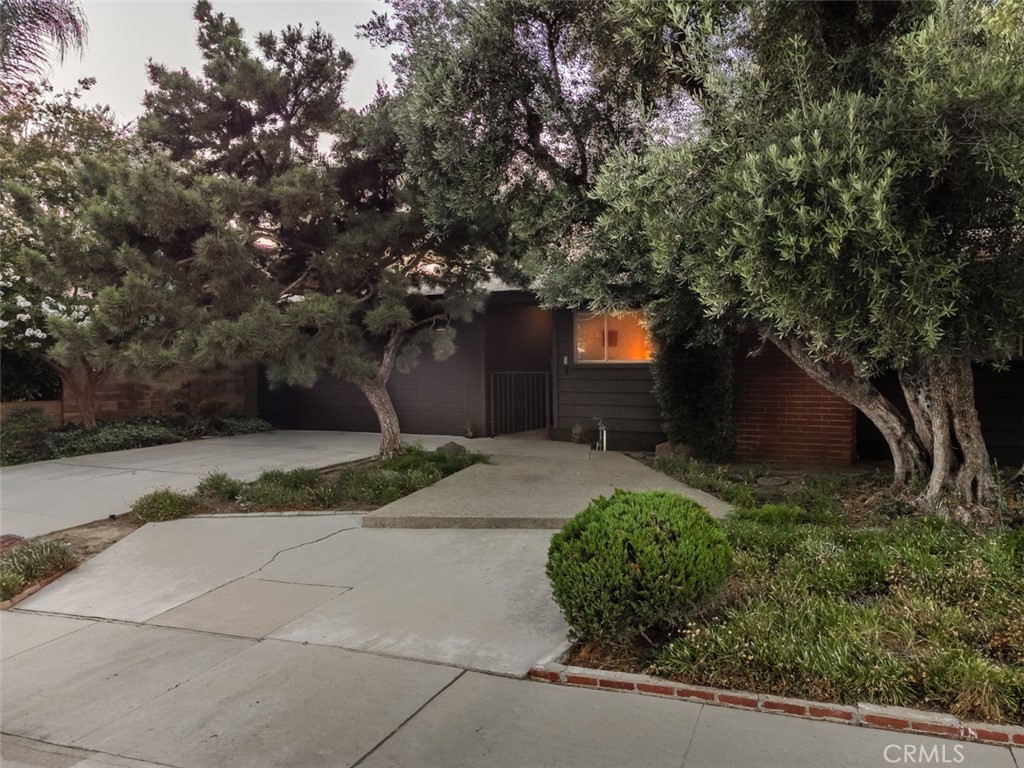 15929 Sunburst Street