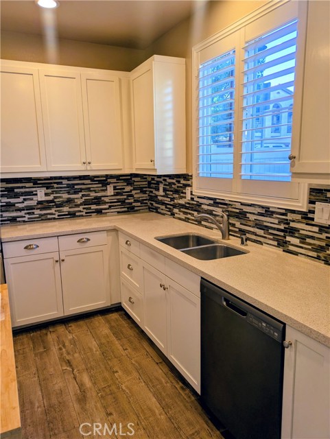 Detail Gallery Image 6 of 32 For 42945 Avenida Amistad, Temecula,  CA 92592 - 3 Beds | 2/1 Baths