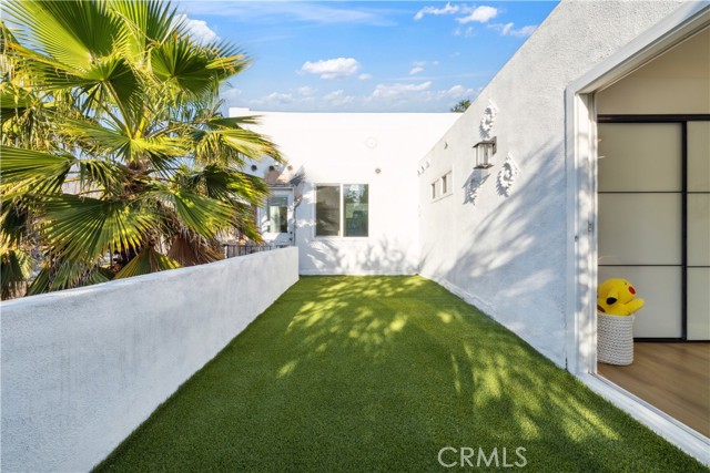 1290 E Woodbury Road, Pasadena CA: https://media.crmls.org/medias/df83b9fb-1c4f-40a5-a24a-7bc30af75ee6.jpg