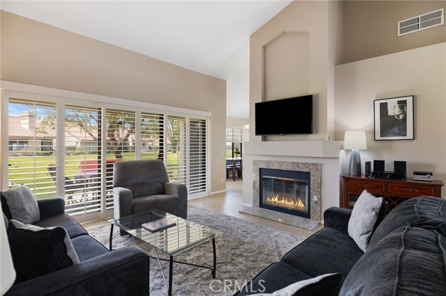 Detail Gallery Image 11 of 47 For 41451 Kansas St, Palm Desert,  CA 92211 - 2 Beds | 2 Baths