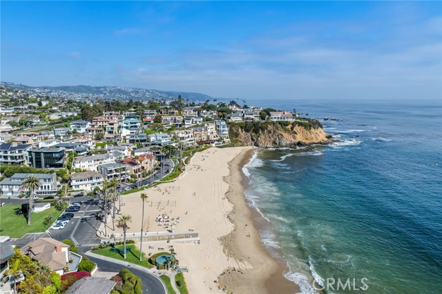 Detail Gallery Image 3 of 38 For 70 Emerald Bay, Laguna Beach,  CA 92651 - 4 Beds | 3/1 Baths