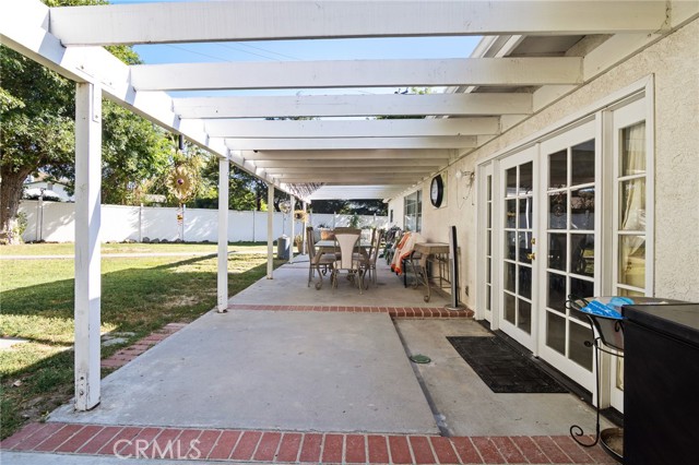 23900 Darbun Drive, Newhall CA: https://media.crmls.org/medias/df86e1e8-e20b-42ce-aa64-7186edf23013.jpg