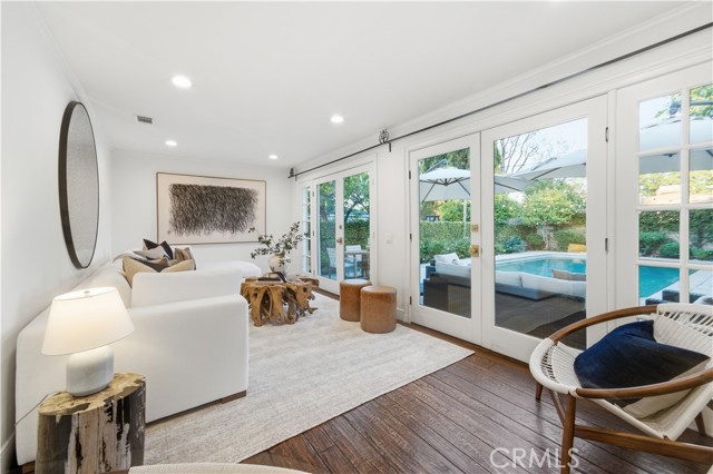 Detail Gallery Image 14 of 35 For 5232 Woodman Ave, Sherman Oaks,  CA 91401 - 3 Beds | 2 Baths